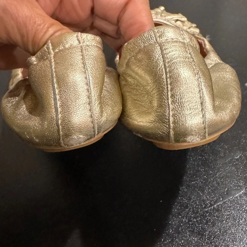 Jeffrey Campbell Gold Ruffled leather Flats size 7